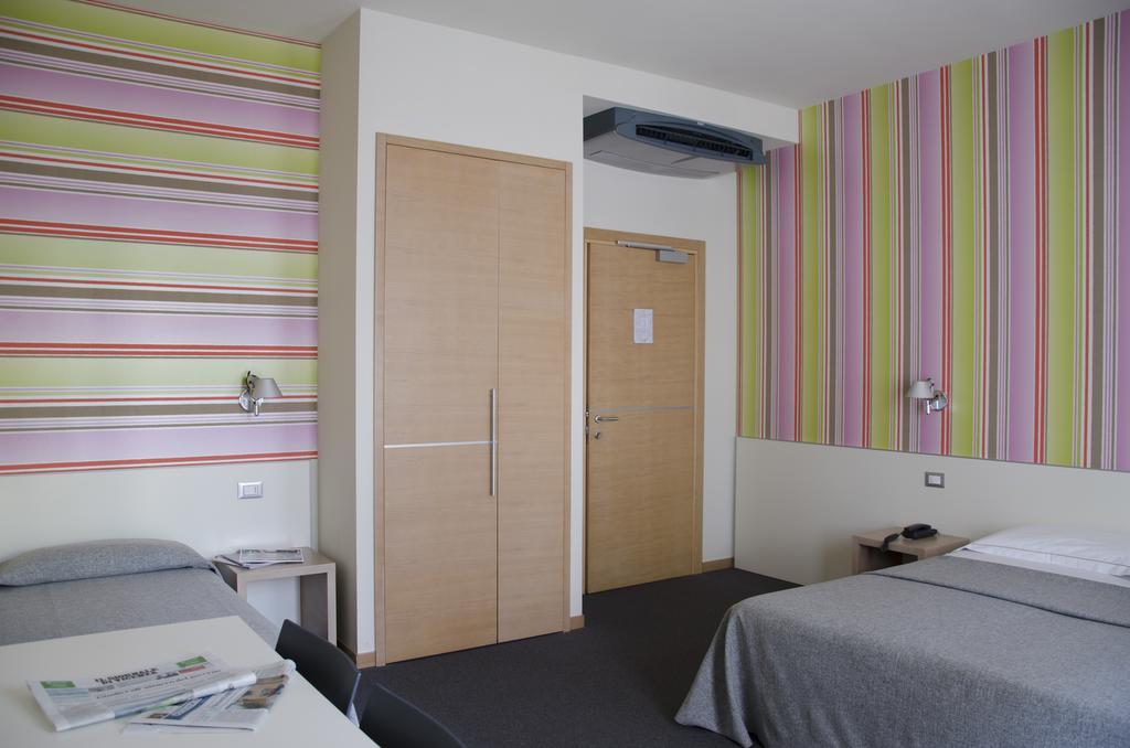 Triple Room,291517192:JPEG